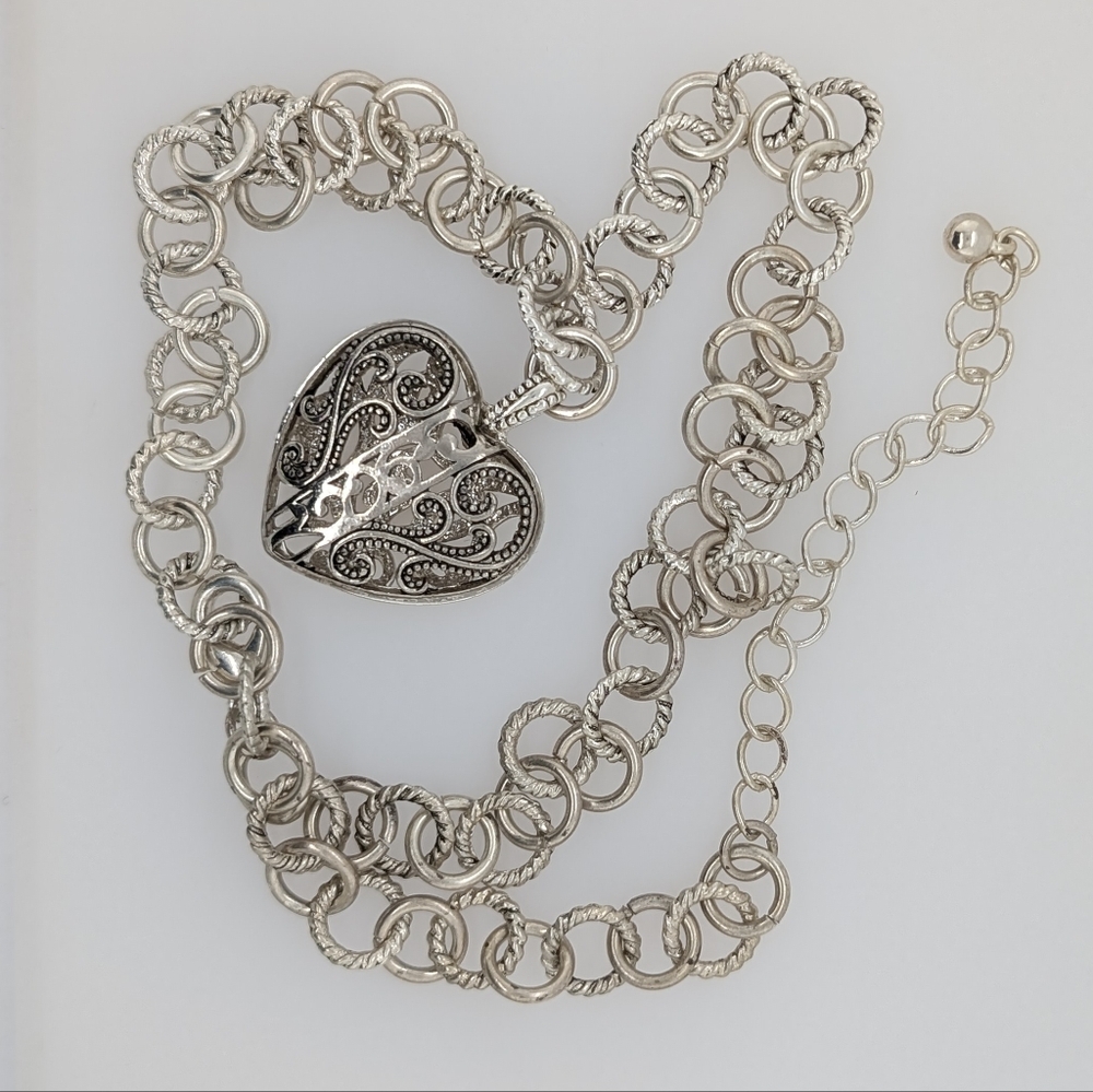 Vintage Style Sterling Silver Heart Keepsake Pendant w/ Silver Chain - Picture 4 of 7